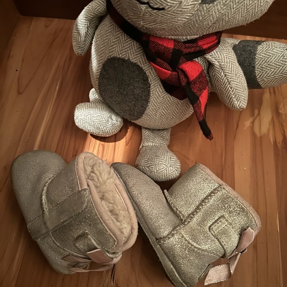 UGG Other - UGG Baby Girls Jesse Bow II Booties sliver and pink